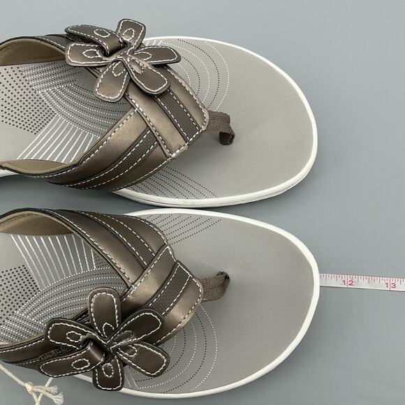 NEW Clarks Women’s Cloudsteppers Brinkley Flora Flip Flop Sandal Pewter Size 11M - Picture 7 of 10